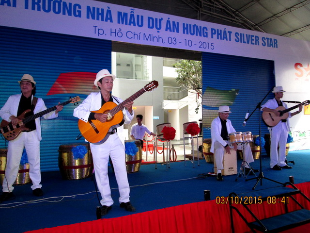 Ban Nhac Acoustic Tumbadora Band Du An KDC Cao Cap Hung Phat Silver Star 002