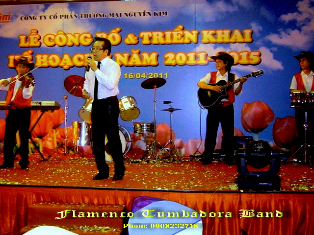 Ban Nhac Flamenco Tumbadora 16 04 2011 New World Hotel Nguyen Kim Anniversary