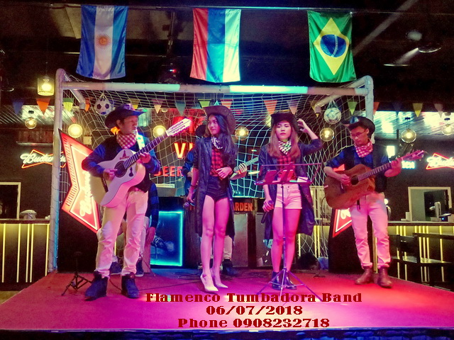 Ban Nhac Flamenco Tumbadora Vita Beer Garden BD World Cup 2018