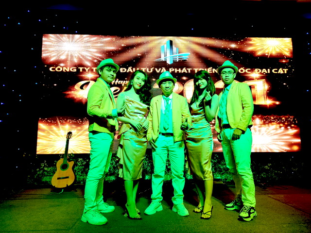 Tumbadora Flamenco Band Su Kien Dia Oc Dai Cat Year End Party 001